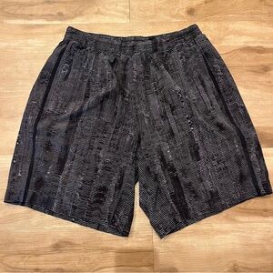 Lululemon Shorts Mens Large Black Pace Breaker 9" Liner Pocket Athletic Running